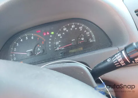 2004 Toyota Camry Le z USA, uszkodzony, nr VIN 4T1BE32KX4U357948